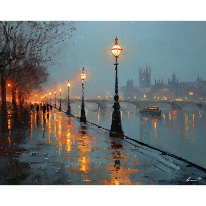 LONDON EMBANKMENT GLOW