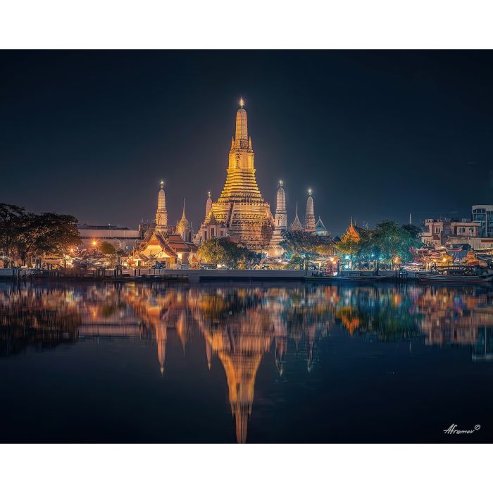 BANGKOK TEMPLE NIGHT
