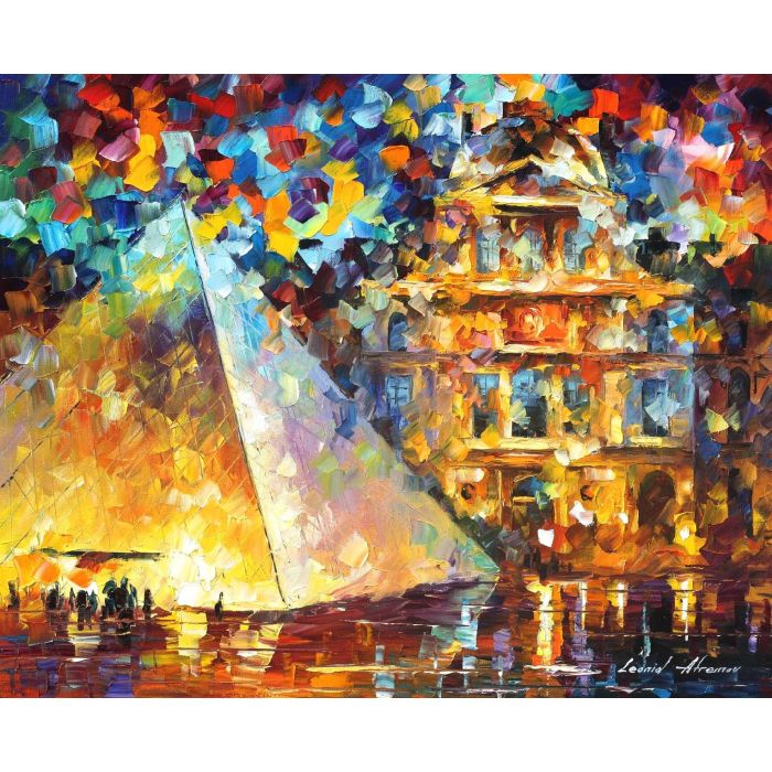 LOUVRE MUSEUM AT NIGHT