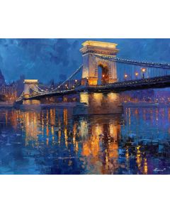 BUDAPEST BRIDGE GLOW
