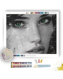 EMERALD EYE PORTRAIT B&W - Paint by Numbers Full Kit