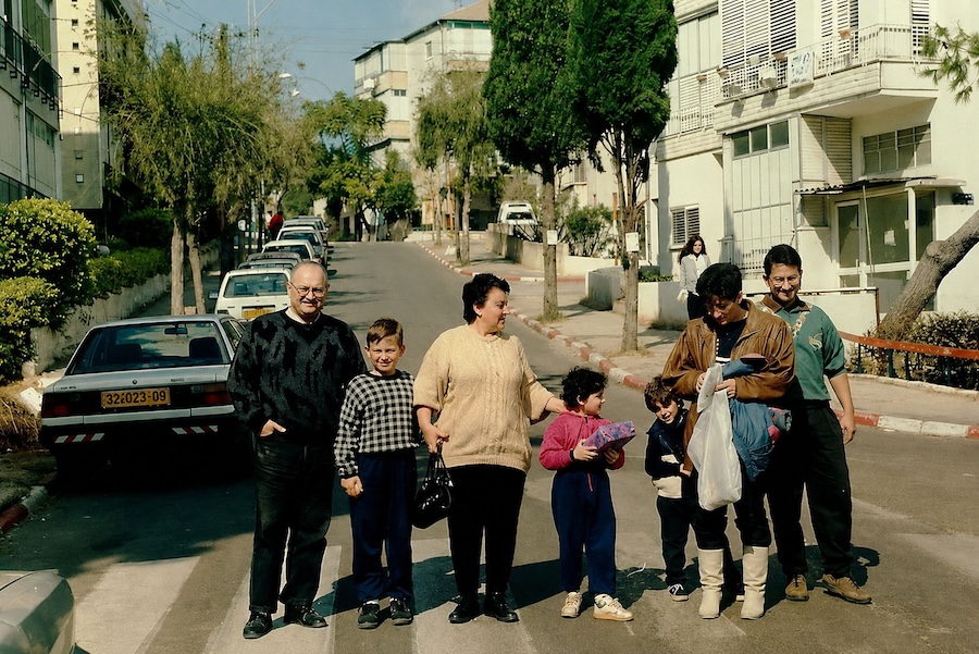 Leonid Afremov with family on the street